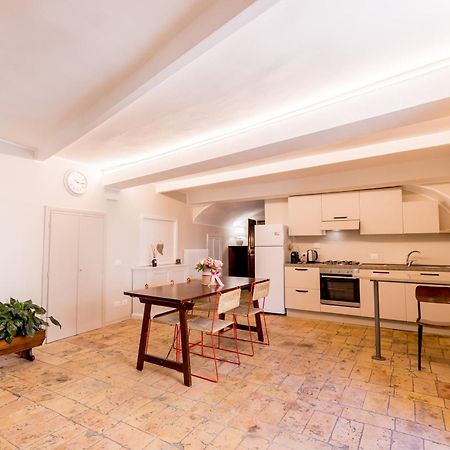 Appartamento In Centro Via Porta Fuga สโปเลโต ภายนอก รูปภาพ